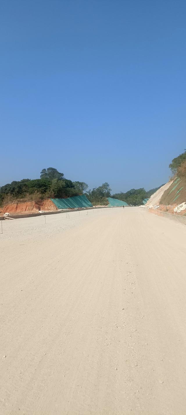 西平北路新建中风景线