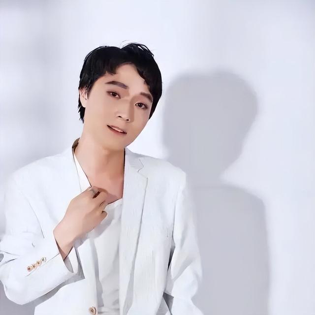曝34岁知名演员已被枪毙！中国娱乐圈首例，倪大红、李雪健被牵连