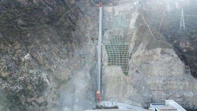 回家喽！叶巴滩水电站“鱼”路畅通