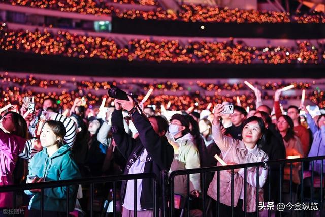 40万人狂砸30亿！演唱会不止卖票，城市该如何接住流量转化为增量