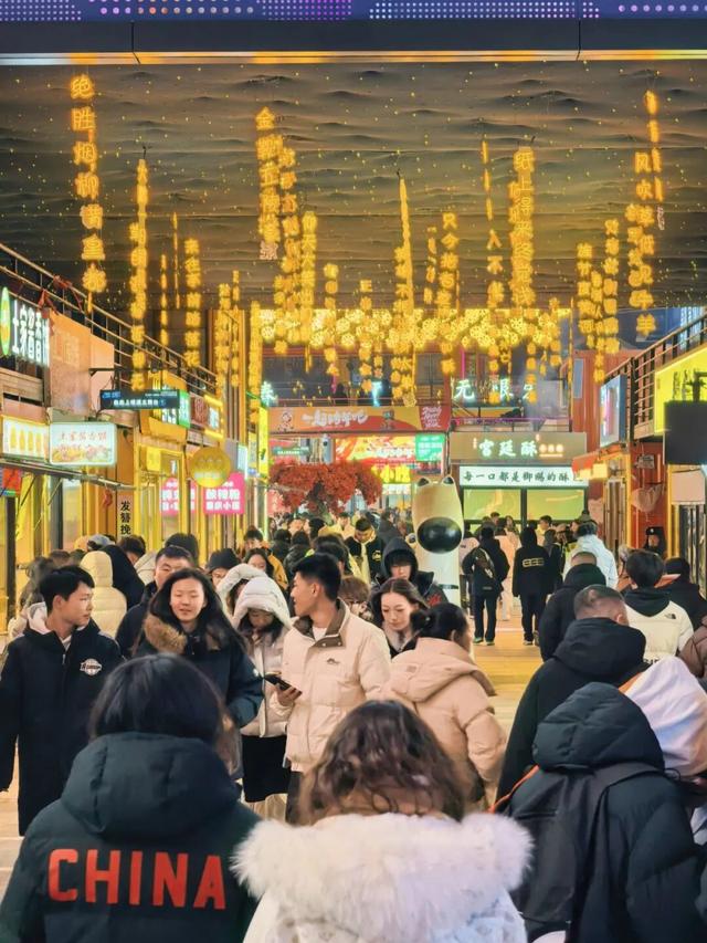 开门红！呼和浩特元旦接待游客171万人次，旅游收入近11亿元，全城跨年热力破纪录！