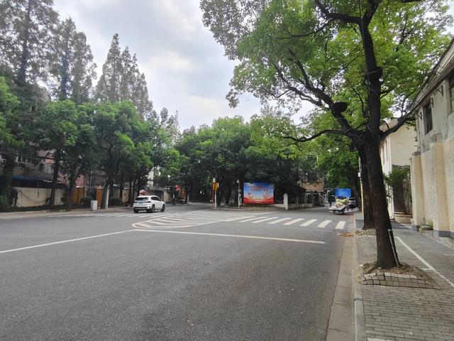 复兴岛上共青路，工业遗存赋新能