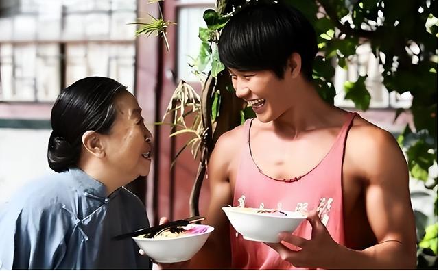 夫妻本是同林鸟！嘎子刚被拘3天，老婆姗姗就和他“划清界限”！