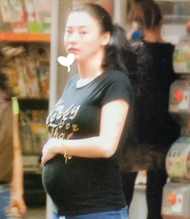 谢贤也没想到，才45岁的张柏芝就立了遗嘱，令人担心的事发生了