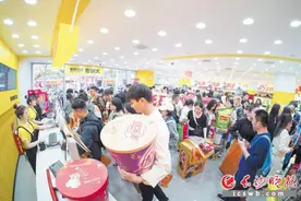 零食量贩，一“鸣”惊人｜“长沙新消费‘五小虎’”系列报道图片