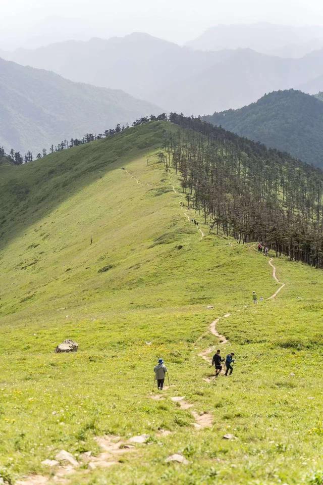 秦岭山脉，海拔超过2000米的山峰有哪些