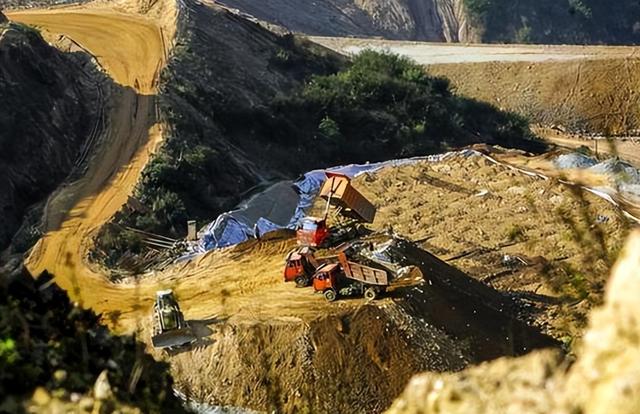 中国扔下“稀土核弹”，向全世界发动稀土管辖，历史将记住这一天
