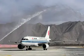 飞越“空中禁区”！成都至拉萨航线安全飞行60年图片