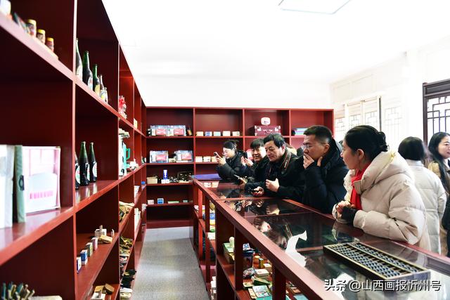 参加雁门关景区代州古城景区答谢会暨旅游推介会嘉宾组团开启沉浸式考察之旅