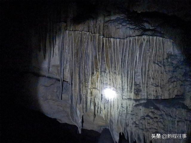 探险贵州深山原始溶洞，遇见一个躲匪洞、一座红军坟