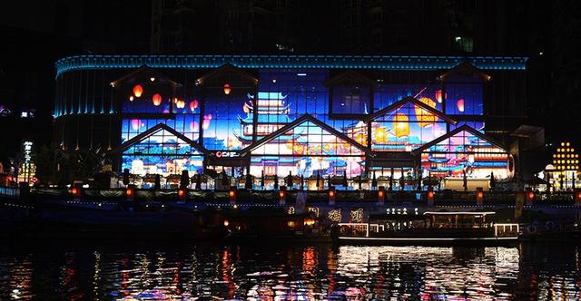 夜泊锦江听古今 国际主播网红解锁“天府浪漫”