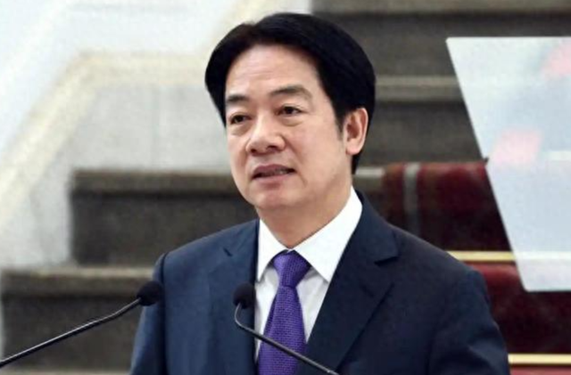 赖清德的天塌了：24小时内4条噩耗，美舰竟在台军眼皮底下起火！