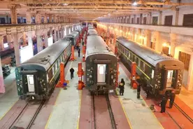 中国列车进入俄罗斯，为何要停5小时再走？安检能用那么长时间？图片