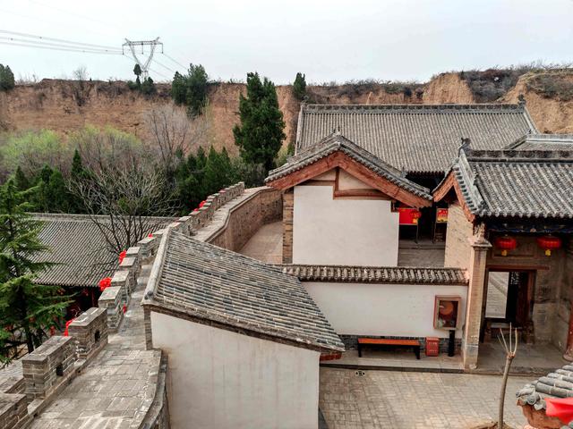 房上建房，院中寻院——夏县堆云洞