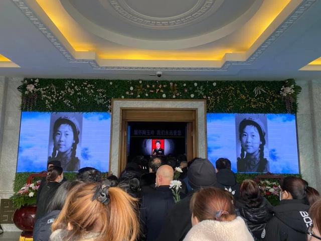 陶玉玲追悼会！地点与聂卫平相同	，遗体盖党旗，数十位老戏骨送别