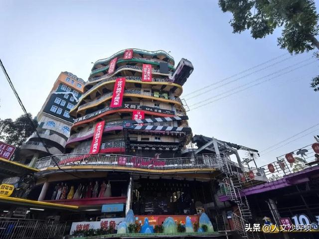 “停在八楼的2路汽车”，刀郎的歌词成真了？