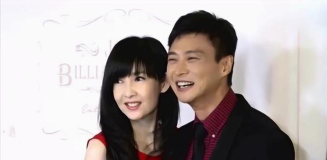 被戴8次绿帽子，3次捉奸在床，这就是我们“玉女”守卫的爱情？