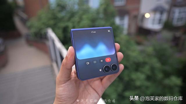12+256卖7999 三星Z Flip7深度体验 比Flip6提升多少？三星用户多吗