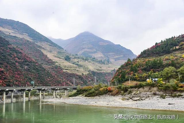 汉中出发沿嘉陵江跨省自驾,把秦巴深秋的美景装进车窗~图片
