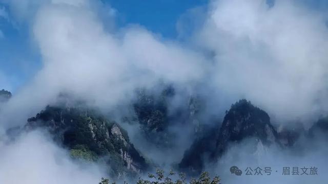 红河谷高山区：秋意浸染的人间仙境