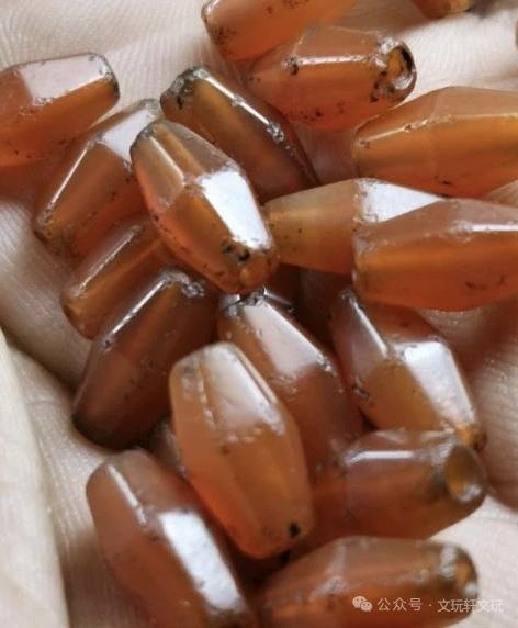 距今1100年前辽代水晶玛瑙珠饰