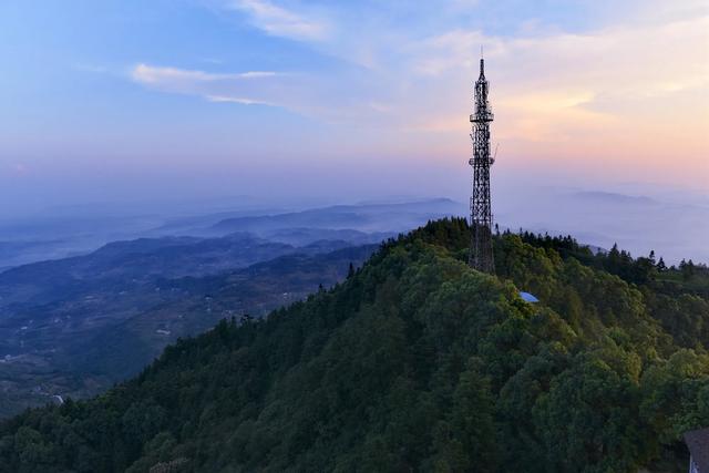 神奇骆崃山 ， 99匹骏马想与你相见