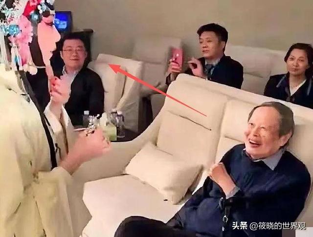 生日才过完17天，103岁杨振宁辞世，生前在翁帆庆生照里开怀大笑