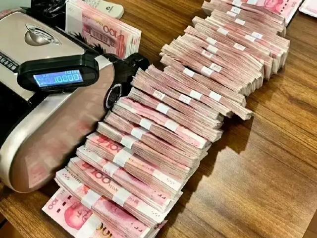 老同学一夜被骗30万，家都要散了！简单骗术已骗好多人，谨防上当