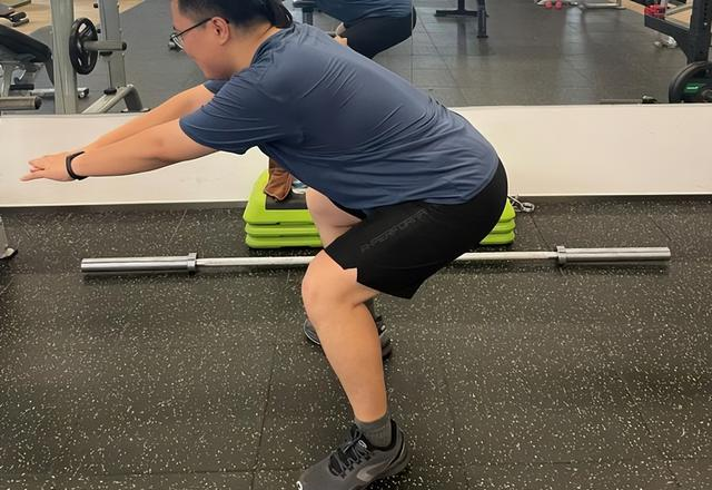 提醒男性：再累也要练深蹲！坚持一个月，3个身体好处收入囊中