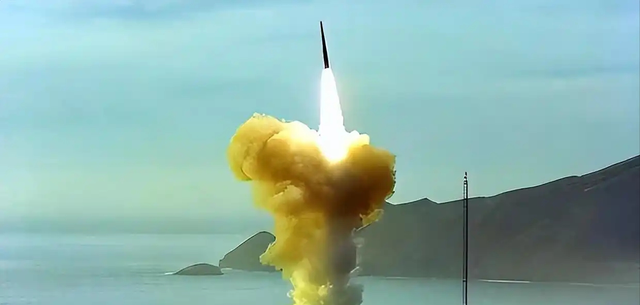 美国重启核试验，将推动全球秩序大乱！美国人麻了：总统怕是疯了