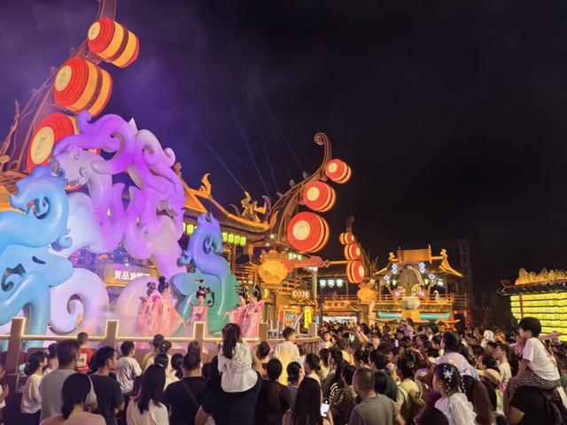 嘉鱼不夜城，越夜越精彩