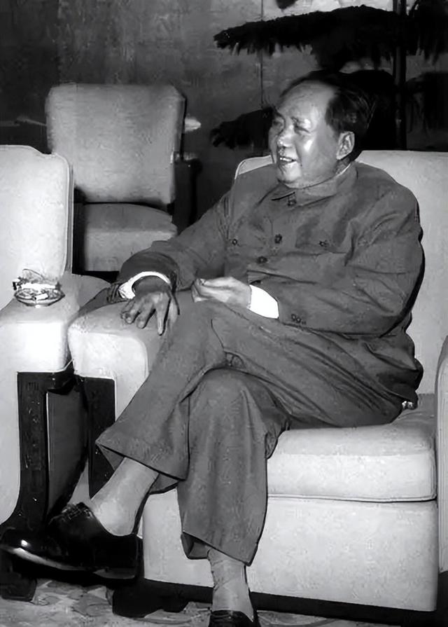72年陈毅去世，周恩来在悼词添上“功大于过”，毛主席：这句去掉