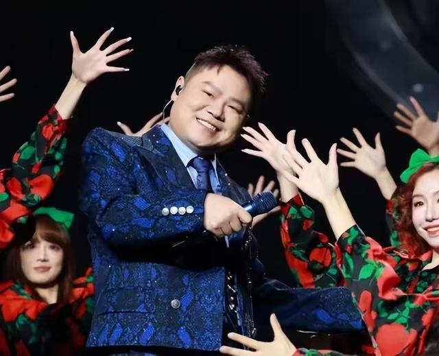 钱再多也没用，官媒出手揭露岳云鹏夫妇真实现状，走上于谦的老路