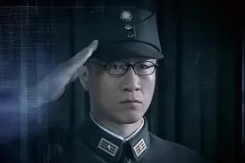 10年后重温《悬崖》和《潜伏》，说说两部谍战剧的差距，一目了然图片