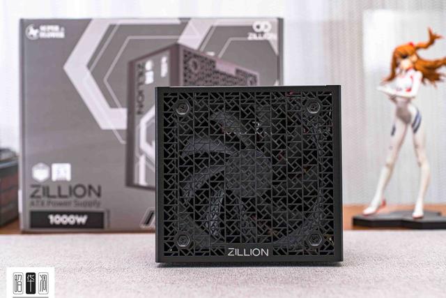 曲面玻璃的通透美学：乔思伯 TK-4 装机实录