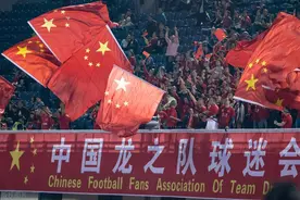 世预赛18强赛：反客为主！谢文能单刀直入禁区破门！中国1-0澳大利亚图片