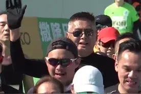 69岁周润发，传来消息！图片