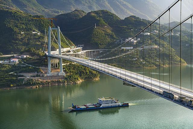 2024深秋四川行16 奉节县夔门大酒店 揽月楼凭栏夔门雄景入画来​