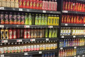 这就是被“制裁”的俄罗斯！看到中文雪碧蚌埠住了！评论区笑麻了图片