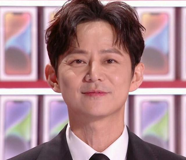 钱再多有什么用？官方出手揭开于谦真实现状，终是步上何炅的老路