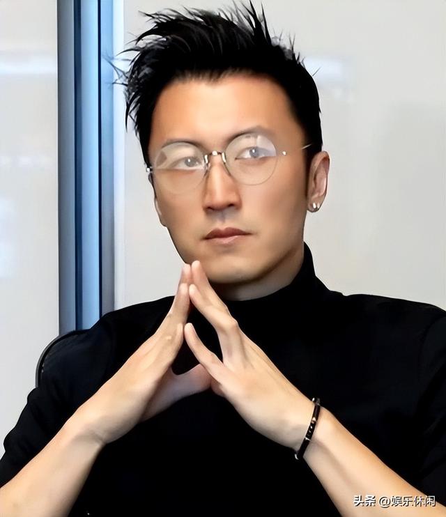 眼神骗不了人：谢霆锋面对张柏芝的尴尬，恰恰是王菲的高明