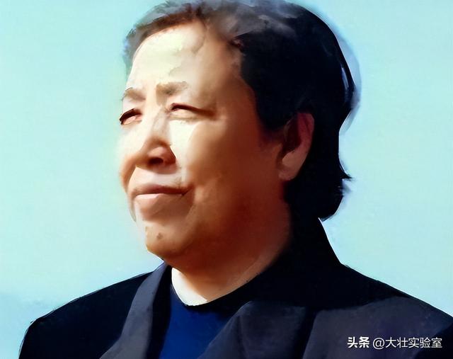 华国锋的夫人韩芝俊有多美？1961年的全家留影，30岁她端庄贤惠