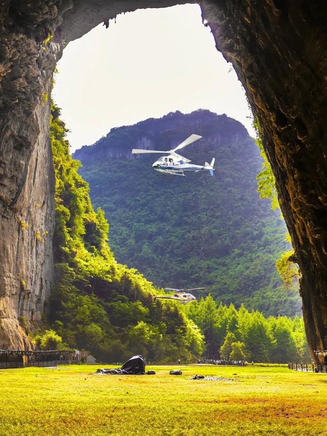 利川腾龙洞开启“上天入地”新玩法：看溶洞景区玩转“低空经济”