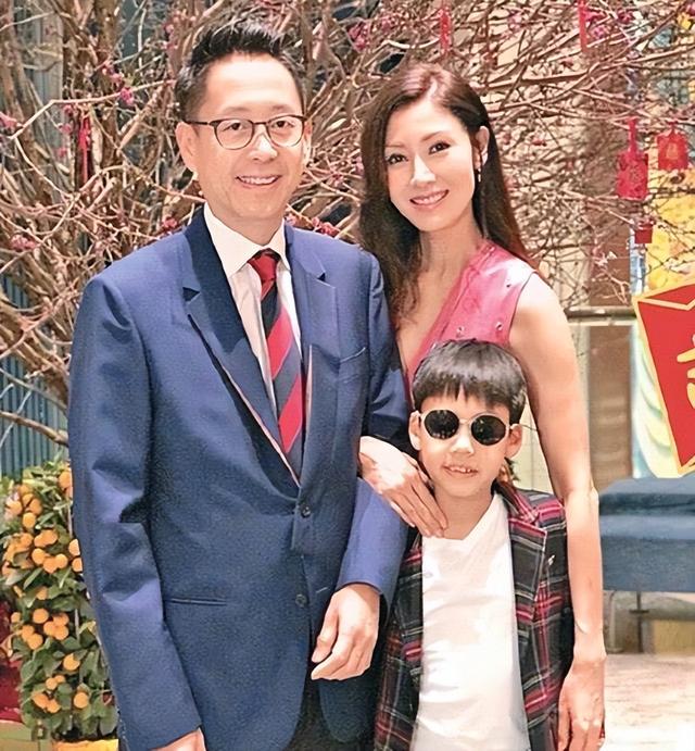14岁已是“人间尤物”，被富豪看中花1亿娶回家，现55岁风韵犹存