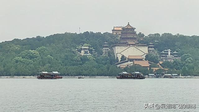 《颐和园三游漫记》