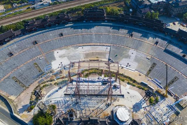 铜仁民族风情园近况比较尴尬,亲测罕有人至,游客还没工作人员多