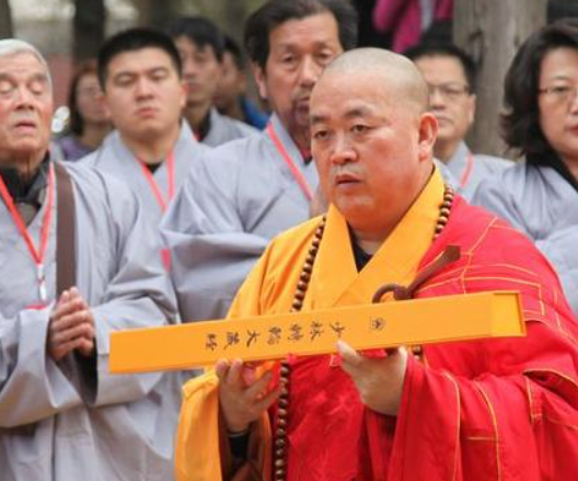 一天仨瓜！释永信被批捕、王大陆认罪、贾乃亮被控卖假货	，太意外