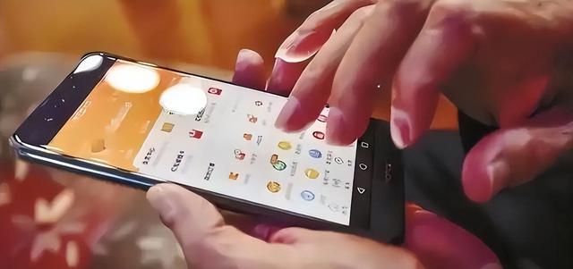 央视曝“先用后付”黑套路，赶快检查自己关了没有，小心欠下债款