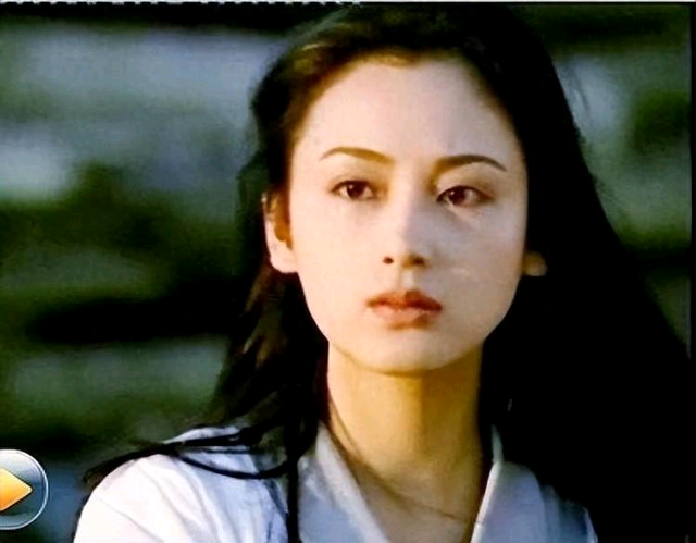 长得太美被导演占为己有，4年后生下大明星儿子，16就开始争光了