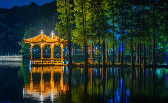“山色风光+夜赏灯影”，西樵山夜游点亮岭南夜经济